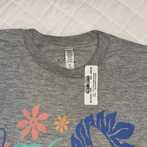 NWT Disney lilo & stitch short sleeve shirt girls size small - Picture 2 of 2